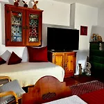Lechner Apartament Karres