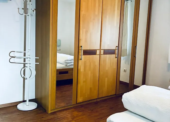 Lechner Apartman Karres