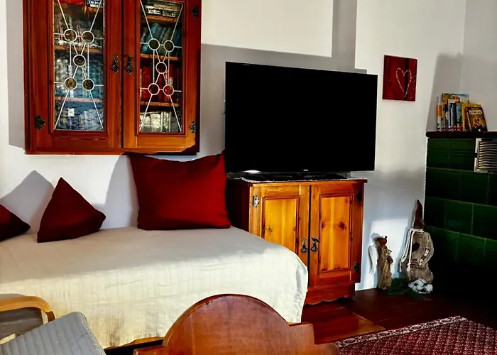 Lechner Apartman Karres